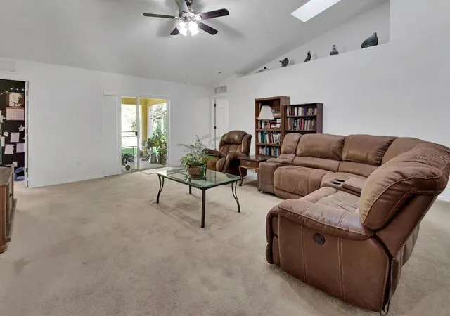 Photo 3 of Single family home for sale at 9 Perthshire Ln, Palm Coast, FL 32164 | MLS# V4951686 | Listing updated on 2026-10-21
