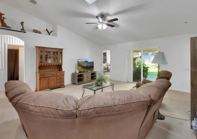 Photo 3 of Single family home for sale at 9 Perthshire Ln, Palm Coast, FL 32164 | MLS# V4951686 | Listing updated on 2026-10-21