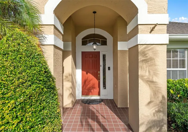 Photo 3 of Single family home for sale at 13715 Bluewater Cir, Orlando, FL 32828 | MLS# O6447951 | Listing updated on 2026-10-10