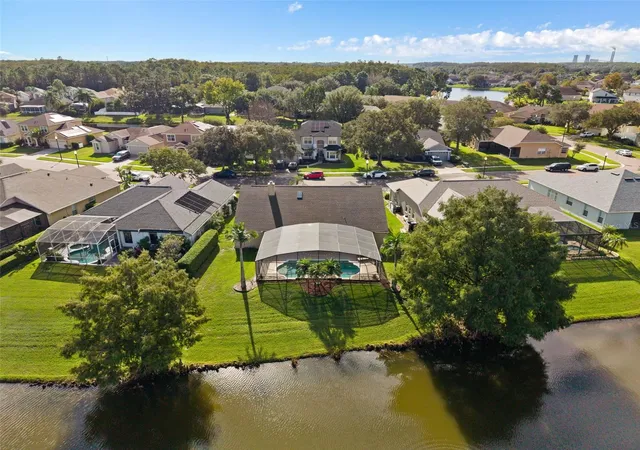 Photo 45 of Single family home for sale at 13715 Bluewater Cir, ORLANDO, FL 32828 | MLS# O6447951 | Listing updated on 2026-10-10