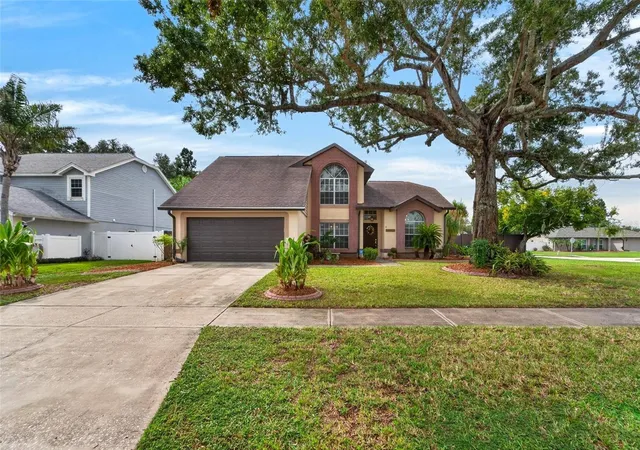 Single family home for sale at 12301 Pathway Ct, RIVERVIEW, FL 33569 | MLS# TB8555737