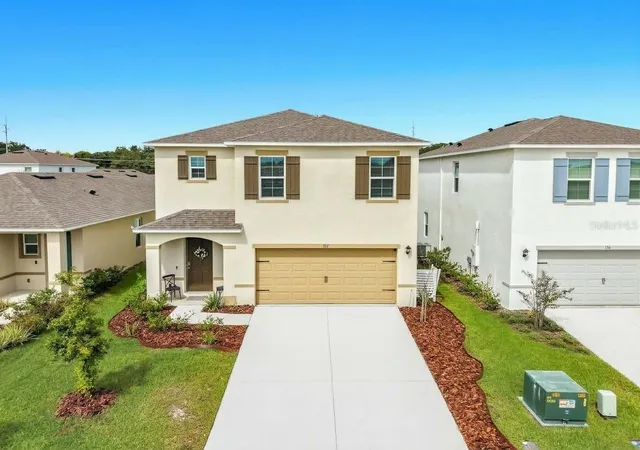 Single family home for sale at 182 Amberwood Way, UMATILLA, FL 32784 | MLS# G5118759