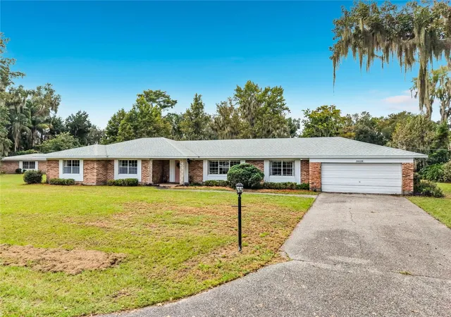 Photo 1 of Single family home for sale at 8038 Spring Dr, Yalaha, FL 34797 | MLS# G5118761 | Listing updated on 2026-10-10