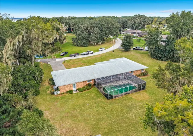 Photo 3 of Single family home for sale at 8038 Spring Dr, Yalaha, FL 34797 | MLS# G5118761 | Listing updated on 2026-10-10