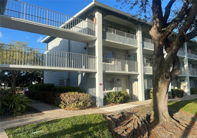 Photo 1 of Condo for sale at 133 Oyster Bay Cir #101, Altamonte Springs, FL 32701 | MLS# O6447954 | Listing updated on 2026-10-07