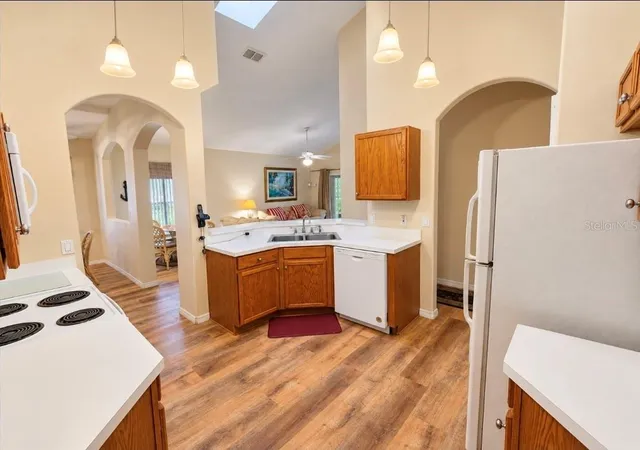 Photo 4 of Single family home for sale at 4640 Eagle Peak Dr, Kissimmee, FL 34746 | MLS# O6447956 | Listing updated on 2026-10-07
