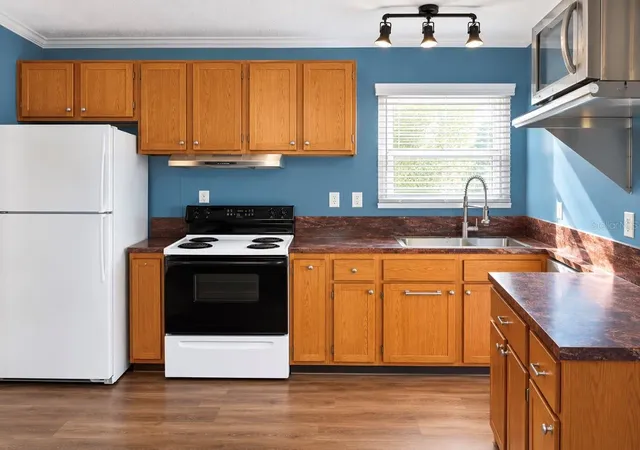 Photo 3 of Manufactured home for sale at 1533 Tiger Lake Rd, Lake Wales, FL 33898 | MLS# O6447957 | Listing updated on 2026-10-08