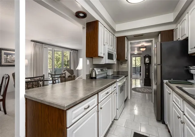 Photo 4 of Condo for sale at 1717 NW 23rd Avenue #2E, Gainesville, FL 32605 | MLS# GC544022 | Listing updated on 2026-10-08