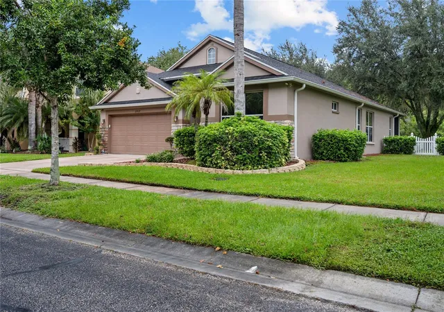Photo 3 of Single family home for sale at 27537 Edenfield Dr, Wesley Chapel, FL 33544 | MLS# TB8555753 | Listing updated on 2026-10-10