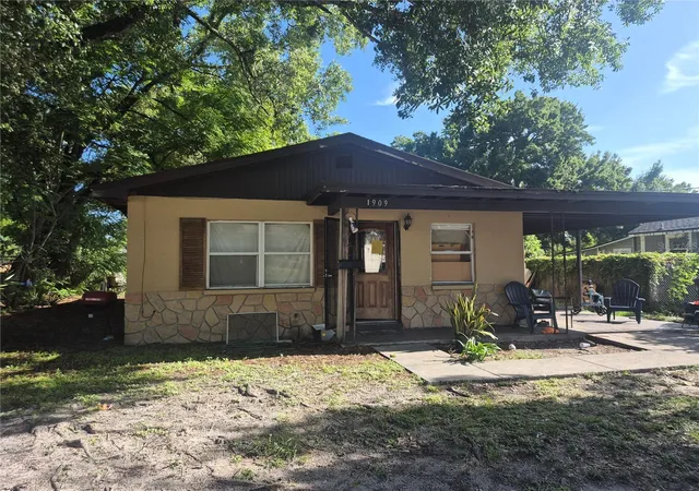 Photo 1 of Single family home for sale at 1909 W Palmetto St, Tampa, FL 33607 | MLS# TB8555755 | Listing updated on 2026-10-20