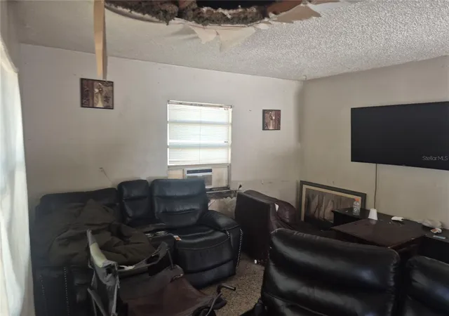 Photo 3 of Single family home for sale at 1909 W Palmetto St, Tampa, FL 33607 | MLS# TB8555755 | Listing updated on 2026-10-20