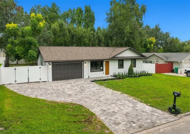 Photo 1 of Single family home for sale at 190 Roper Dr, Winter Garden, FL 34787 | MLS# O6447968 | Listing updated on 2026-10-08