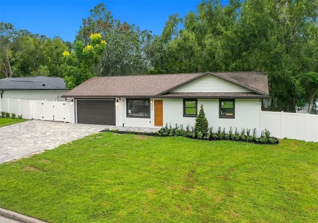 Photo 2 of Single family home for sale at 190 Roper Dr, Winter Garden, FL 34787 | MLS# O6447968 | Listing updated on 2026-10-08