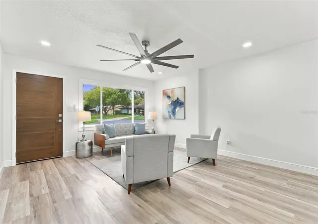 Photo 4 of Single family home for sale at 190 Roper Dr, Winter Garden, FL 34787 | MLS# O6447968 | Listing updated on 2026-10-08
