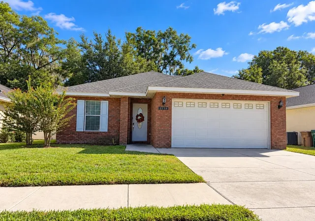 Photo 1 of Single family home for sale at 2119 Ne 38th Terrace, Ocala, FL 34470 | MLS# OM733603 | Listing updated on 2026-10-29