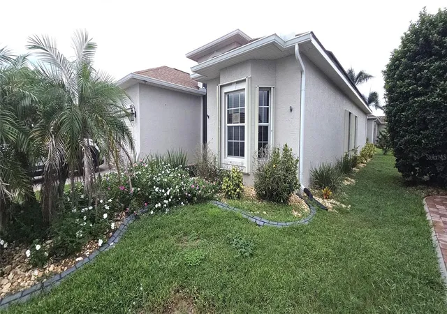 Photo 2 of Single family home for sale at 5288 Green Dr, Winter Haven, FL 33884 | MLS# L4965610 | Listing updated on 2026-10-08
