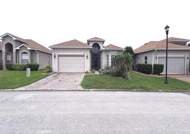 Photo 3 of Single family home for sale at 5288 Green Dr, Winter Haven, FL 33884 | MLS# L4965610 | Listing updated on 2026-10-08