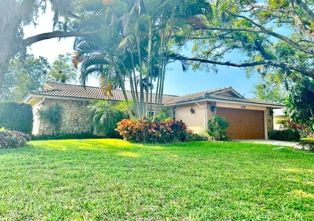 Single family home for sale at 1529 E Dorchester Dr, PALM HARBOR, FL 34684 | MLS# TB8555772