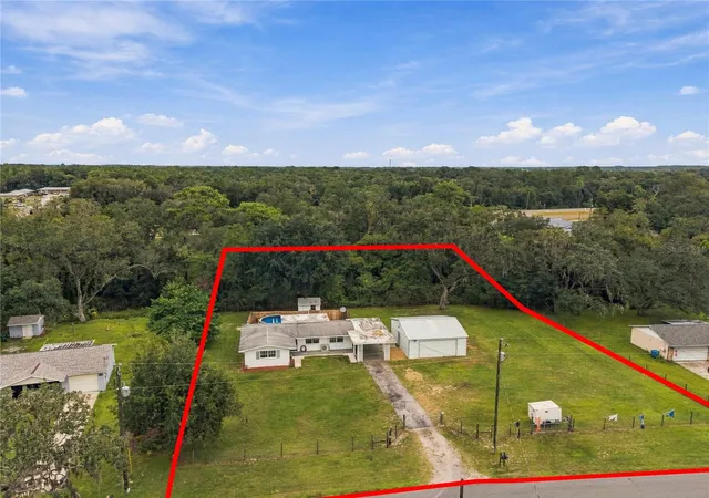 Photo 3 of Single family home for sale at 5223 Azalea Cir, Dade City, FL 33523 | MLS# TB8555774 | Listing updated on 2026-10-09