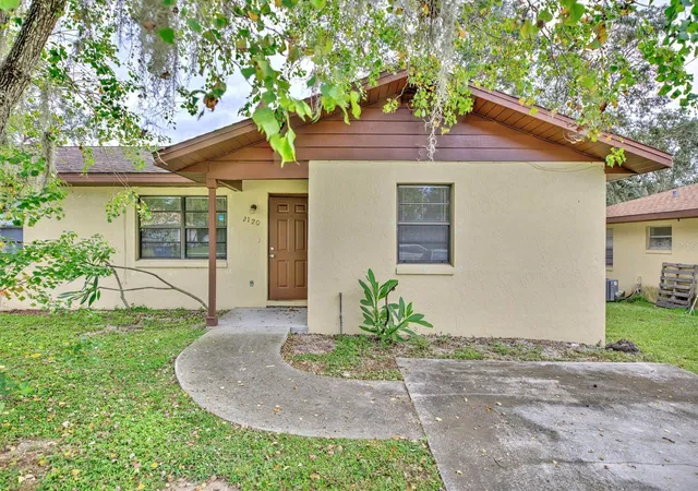 Photo 3 of Multi family home for sale at 2118+2120 Wightman Ave, Sebring, FL 33870 | MLS# L4965611 | Listing updated on 2026-10-08