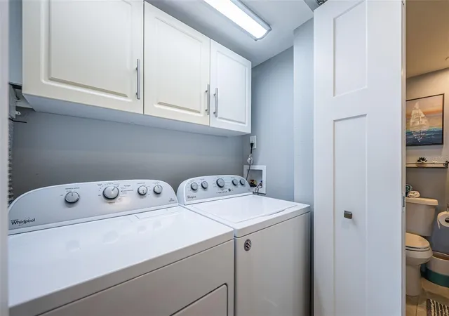 Photo 4 of Condo for sale at 4775 Cove Cir #904, Saint Petersburg, FL 33708 | MLS# TB8555778 | Listing updated on 2026-10-16