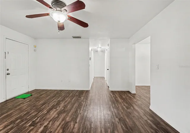 Photo 3 of Single family home for sale at 4042 Homestead Dr, Lakeland, FL 33810 | MLS# TB8555781 | Listing updated on 2026-10-07