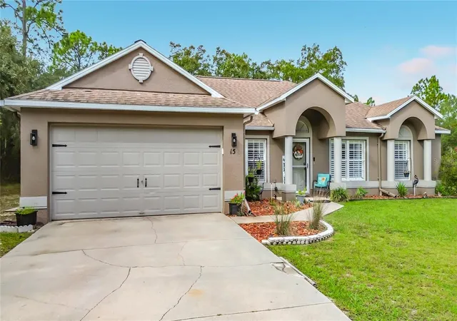 Photo 3 of Single family home for sale at 15 Pitcairn Ct, Homosassa, FL 34446 | MLS# W7890162 | Listing updated on 2026-10-08