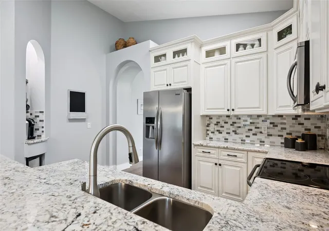 Photo 4 of Single family home for sale at 2251 Hillshire Dr, Orlando, FL 32828 | MLS# O6447989 | Listing updated on 2026-10-08