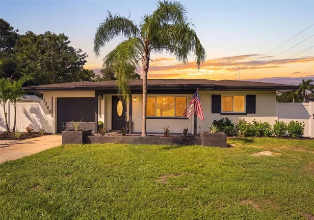 Photo 1 of Single family home for sale at 1300 S Hillcrest Ave, Clearwater, FL 33756 | MLS# TB8555788 | Listing updated on 2026-10-11