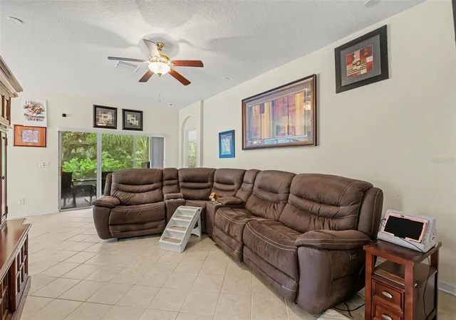 Photo 4 of Single family home for sale at 10710 Shady Preserve Dr, Riverview, FL 33579 | MLS# TB8555789 | Listing updated on 2026-10-08