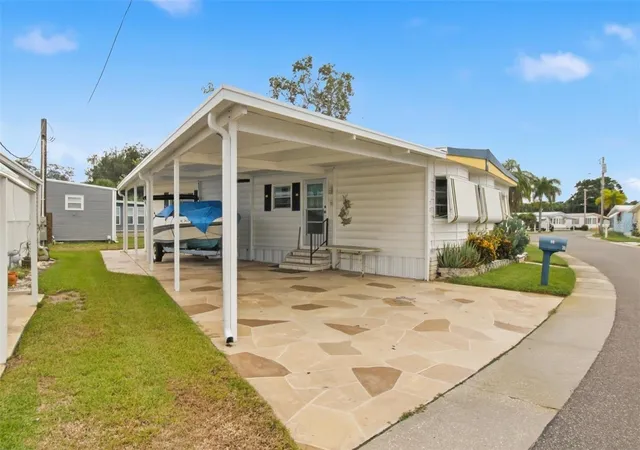 Photo 2 of Manufactured home for sale at 70 Schooner Dr #70, Palm Harbor, FL 34683 | MLS# TB8555795 | Listing updated on 2026-10-09