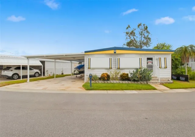 Photo 3 of Manufactured home for sale at 70 Schooner Dr #70, Palm Harbor, FL 34683 | MLS# TB8555795 | Listing updated on 2026-10-09