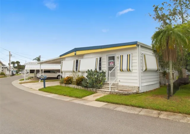 Photo 3 of Manufactured home for sale at 70 Schooner Dr #70, Palm Harbor, FL 34683 | MLS# TB8555795 | Listing updated on 2026-10-09