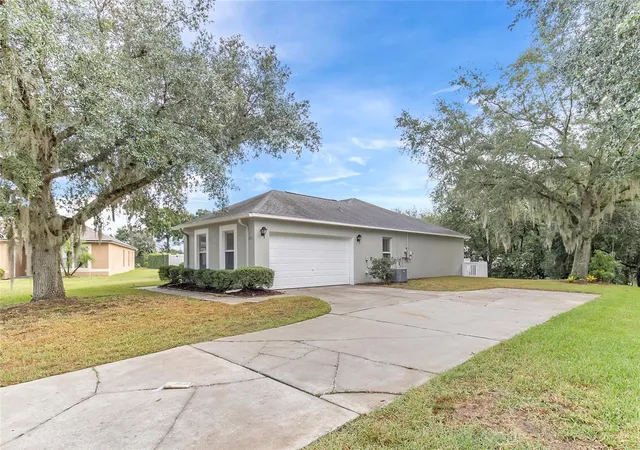 Photo 1 of Single family home for sale at 2073 Hayfield Way, Apopka, FL 32712 | MLS# O6447995 | Listing updated on 2026-10-08