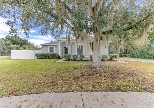Photo 2 of Single family home for sale at 2073 Hayfield Way, Apopka, FL 32712 | MLS# O6447995 | Listing updated on 2026-10-08