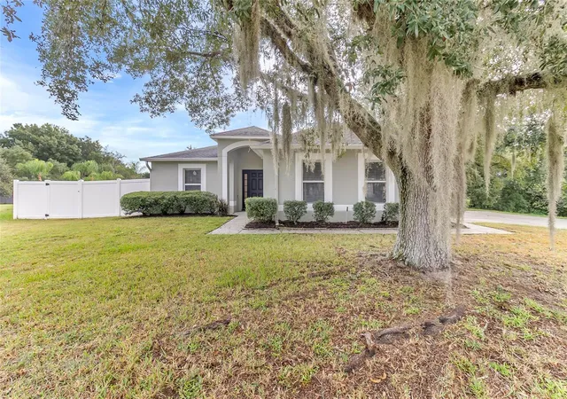 Photo 3 of Single family home for sale at 2073 Hayfield Way, Apopka, FL 32712 | MLS# O6447995 | Listing updated on 2026-10-08