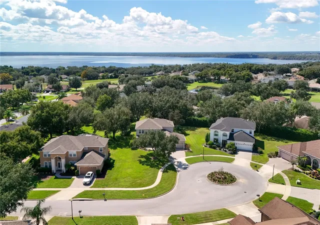 Photo 3 of Single family home for sale at 4079 Greystone Dr, Clermont, FL 34711 | MLS# S5159058 | Listing updated on 2026-10-21