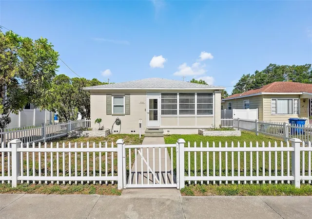 Photo 1 of Single family home for sale at 918 27th Street N, Saint Petersburg, FL 33713 | MLS# TB8555798 | Listing updated on 2026-10-08
