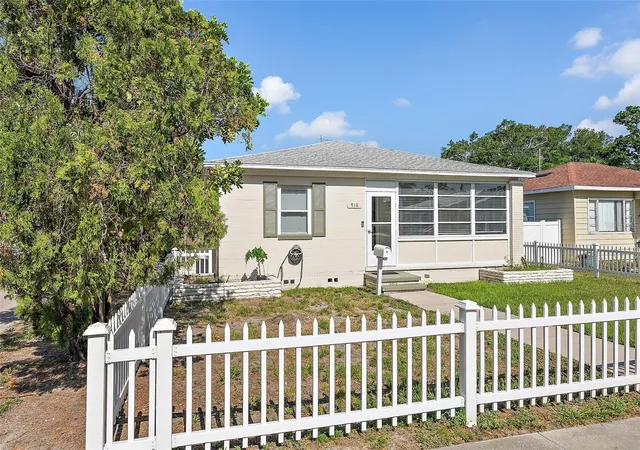 Photo 2 of Single family home for sale at 918 27th Street N, Saint Petersburg, FL 33713 | MLS# TB8555798 | Listing updated on 2026-10-08