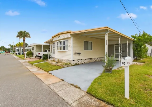 Photo 2 of Manufactured home for sale at 65 Schooner Dr #65, Palm Harbor, FL 34683 | MLS# TB8555805 | Listing updated on 2026-10-09