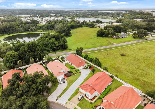 Photo 3 of Single family home for sale at 755 Via Milano, Apopka, FL 32712 | MLS# O6448007 | Listing updated on 2026-10-10