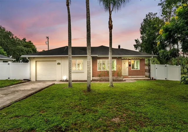 Photo 1 of Single family home for sale at 1330 Auburn St, Lakeland, FL 33801 | MLS# L4965614 | Listing updated on 2026-10-08