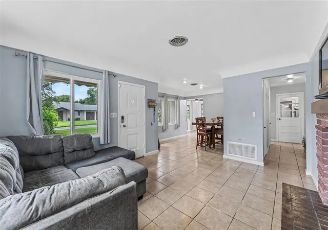 Photo 3 of Single family home for sale at 1330 Auburn St, Lakeland, FL 33801 | MLS# L4965614 | Listing updated on 2026-10-08