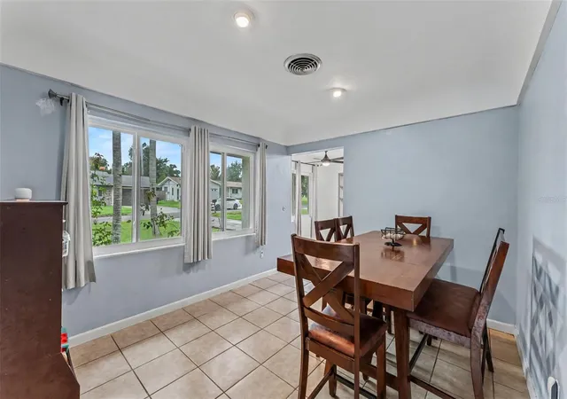 Photo 4 of Single family home for sale at 1330 Auburn St, Lakeland, FL 33801 | MLS# L4965614 | Listing updated on 2026-10-08