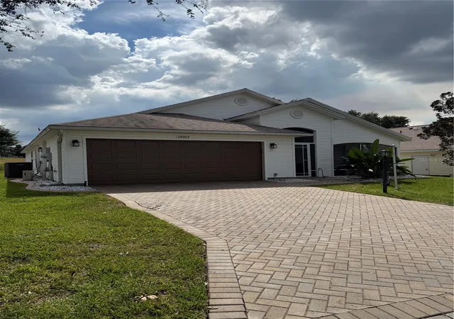 Photo 1 of Single family home for sale at 24907 Cranes Roost Cir, Leesburg, FL 34748 | MLS# G5118770 | Listing updated on 2026-10-08