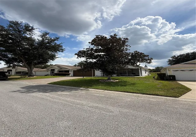 Photo 2 of Single family home for sale at 24907 Cranes Roost Cir, Leesburg, FL 34748 | MLS# G5118770 | Listing updated on 2026-10-08