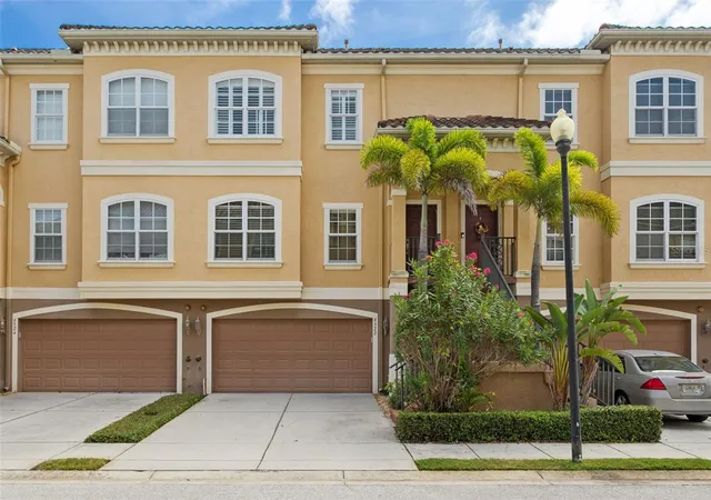 Photo 2 of Townhouse for sale at 6522 Sand Shore Ln, New Port Richey, FL 34652 | MLS# TB8555812 | Listing updated on 2026-10-08