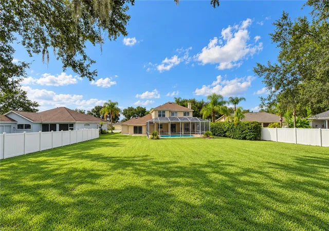 Photo 3 of Single family home for sale at 5104 Whispering Leaf Trl, Valrico, FL 33596 | MLS# TB8555813 | Listing updated on 2026-10-09