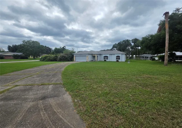 Photo 1 of Single family home for sale at 2936 S Circle Dr, Inverness, FL 34450 | MLS# A4708801 | Listing updated on 2026-10-08