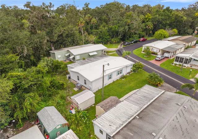 Photo 4 of Manufactured home for sale at 3329 Eileen Dr, Ellenton, FL 34222 | MLS# A4708802 | Listing updated on 2026-10-09